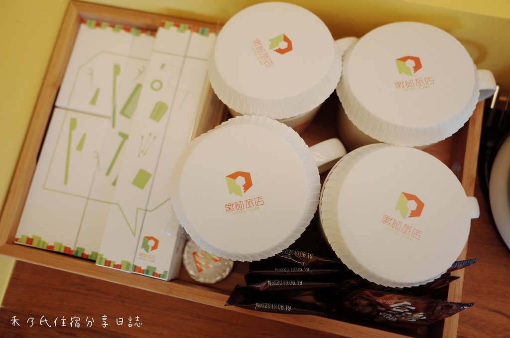 18-05-20-00-00-45-898_deco.jpg 18-05-20-00-00-45-898_deco.jpg