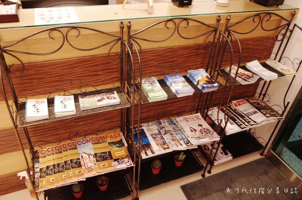 18-05-20-00-12-00-024_deco.jpg 18-05-20-00-12-00-024_deco.jpg