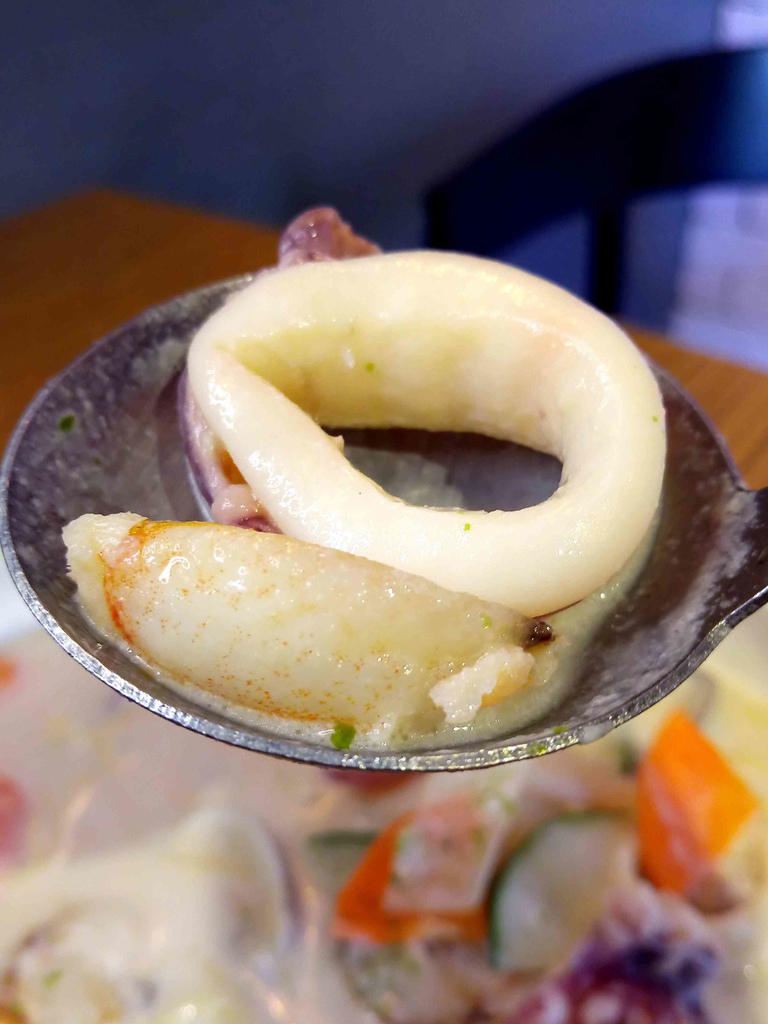 【桃園】義匠義式湯麵專賣店☞桃園藝文特區特色義式湯麵，提供多種醬汁任你選擇，超澎湃海鮮讓人吃到嘴軟!