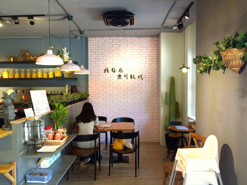 【桃園】義匠義式湯麵專賣店☞桃園藝文特區特色義式湯麵，提供多種醬汁任你選擇，超澎湃海鮮讓人吃到嘴軟!