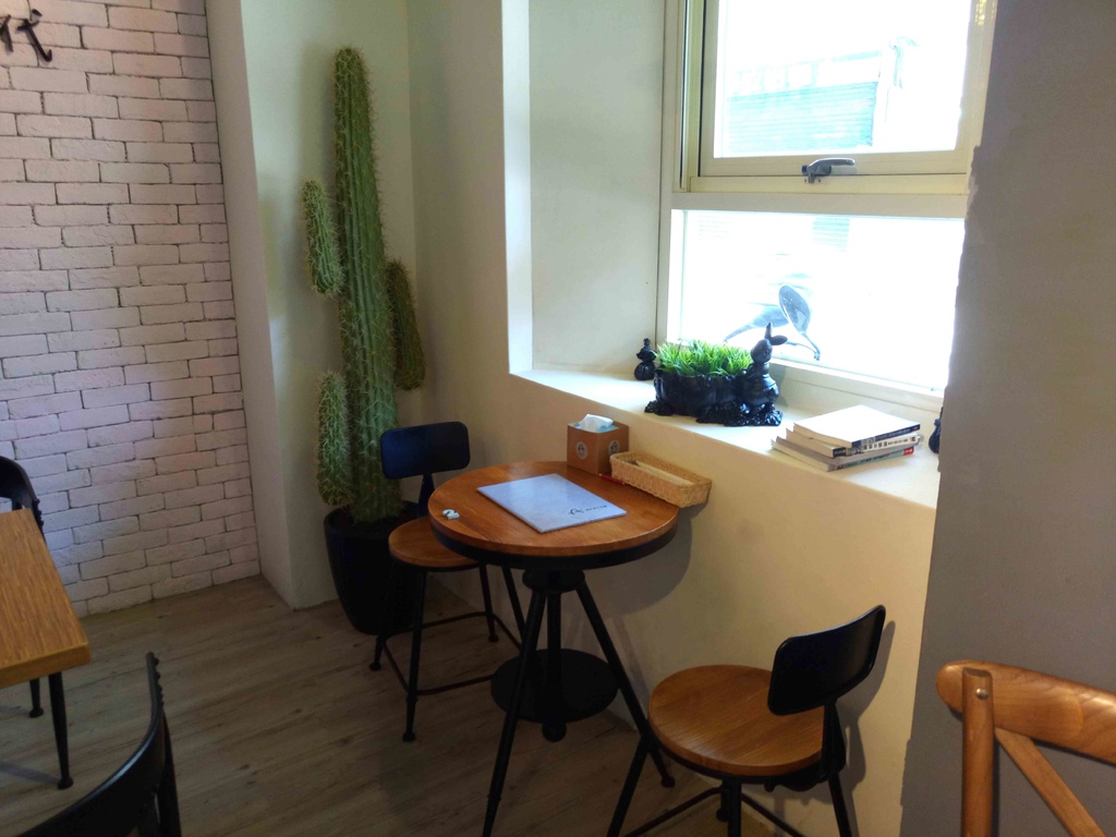 【桃園】義匠義式湯麵專賣店☞桃園藝文特區特色義式湯麵，提供多種醬汁任你選擇，超澎湃海鮮讓人吃到嘴軟!