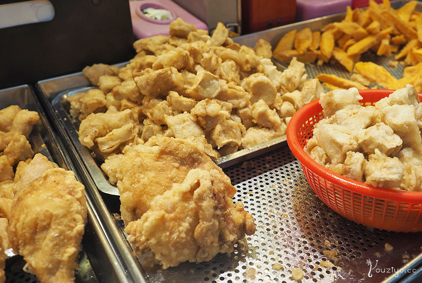 三重好吃炸雞 陳季炸雞 黃金春雞新登場！豪邁爽快大口吃雞︱三重人氣宵夜首選 | YOUZI 佑子 - 美食旅行 Travel, Food, Life