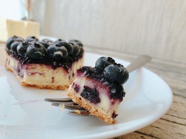 宮青恬:宮青恬-手作甜塔:竹南立達街上的寵物友善甜點店 *可內用提供wifi(無廁所),前一日私訊可訂購整份塔ヾ(*´∀ ˋ*)ノ