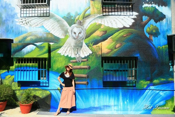 衛武營彩繪社區：【高雄景點】全台最大最高的彩繪牆！捷運旅遊超便利，IG打卡熱門景點：衛武營彩繪社區