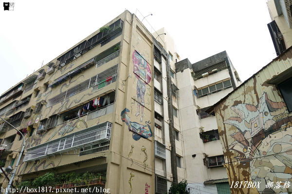 【高雄。苓雅】衛武營彩繪社區。衛武迷迷村。整個社區就是巨人的美術館