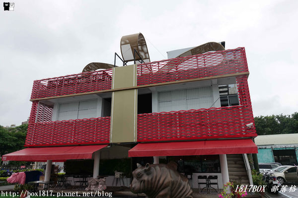 【高雄。苓雅】衛武營彩繪社區。衛武迷迷村。整個社區就是巨人的美術館