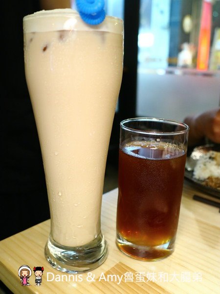 《新竹深夜美食》新竹開到凌晨的茶街。午餐晚餐宵夜一次滿足。平價蕃茄牛肉麵。手工水餃。泡沫紅茶招牌奶茶。聊天聚會包場好選擇︱影片