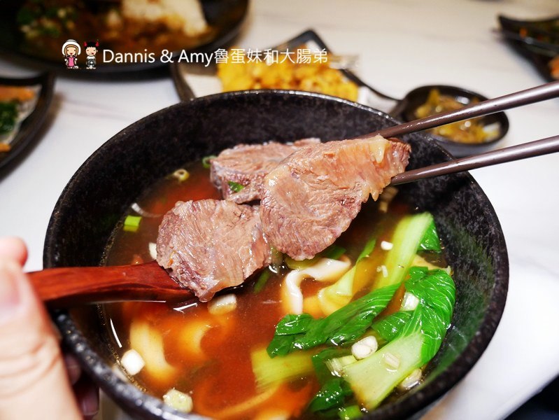 《新竹開到凌晨的店推薦》茶街複合式飲食店。從晚餐賣到宵夜。深夜牛肉麵x手工水餃x珍珠奶茶終於開賣啦!︱跨年包場聚餐超適合(影片) 《新竹開到凌晨的店推薦》茶街複合式飲食店。從晚餐賣到宵夜。深夜牛肉麵x手工水餃x珍珠奶茶終於開賣啦!︱跨年包場聚餐超適合(影片)