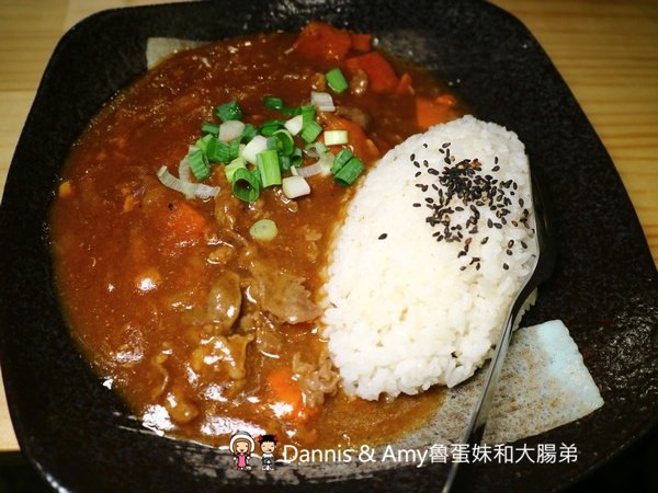 《新竹深夜美食》新竹開到凌晨的茶街。午餐晚餐宵夜一次滿足。平價蕃茄牛肉麵。手工水餃。泡沫紅茶招牌奶茶。聊天聚會包場好選擇︱影片