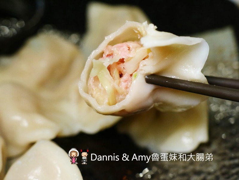 《新竹深夜美食》新竹開到凌晨的茶街。午餐晚餐宵夜一次滿足。平價蕃茄牛肉麵。手工水餃。泡沫紅茶招牌奶茶。聊天聚會包場好選擇︱影片