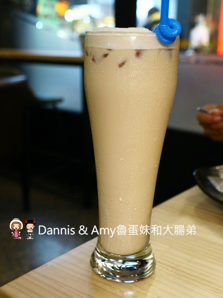 《新竹深夜美食》新竹開到凌晨的茶街。午餐晚餐宵夜一次滿足。平價蕃茄牛肉麵。手工水餃。泡沫紅茶招牌奶茶。聊天聚會包場好選擇︱影片