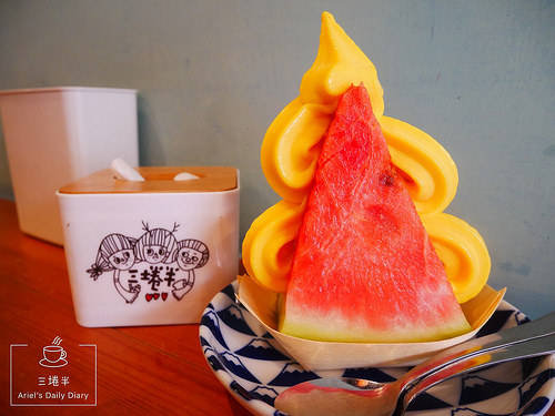 【屏東美食】巷仔內的三埢半 ✦ 每日變換口味霜淇淋 ✦ 輕食熱壓吐司 ✦ 夏天的下午茶清爽滋味