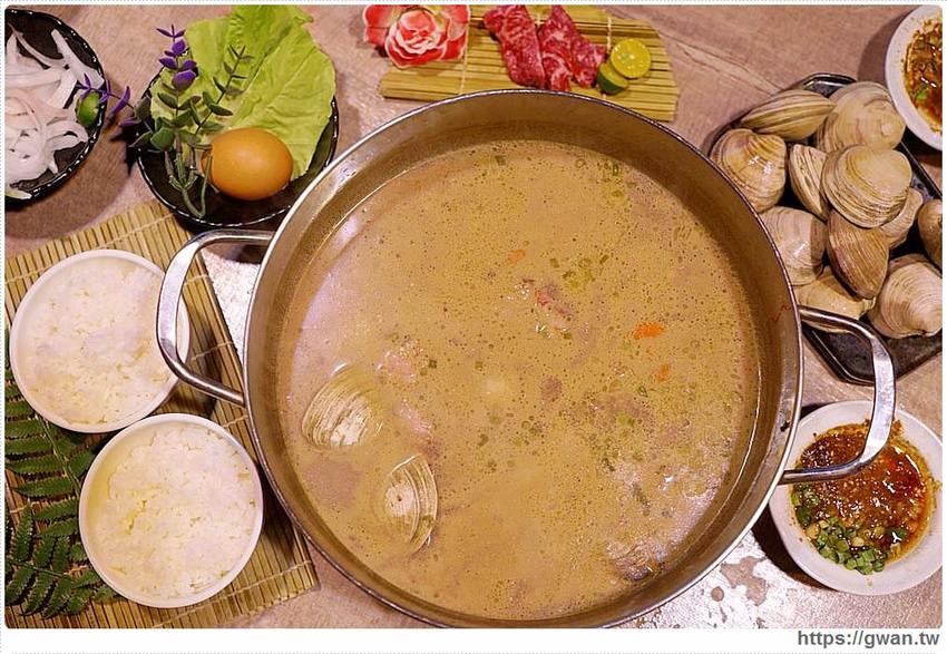 台中超狂牛奶貝火鍋來囉～重達18斤、比人還高，拳頭大牛奶貝吃到翻一人只要300多！ - 吃關關