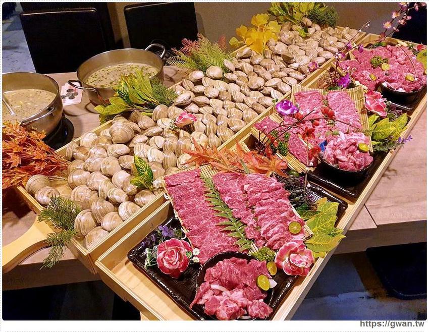 台中超狂牛奶貝火鍋來囉～重達18斤、比人還高，拳頭大牛奶貝吃到翻一人只要300多！ - 吃關關