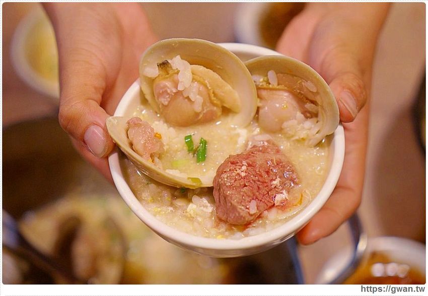 台中超狂牛奶貝火鍋來囉～重達18斤、比人還高，拳頭大牛奶貝吃到翻一人只要300多！ - 吃關關