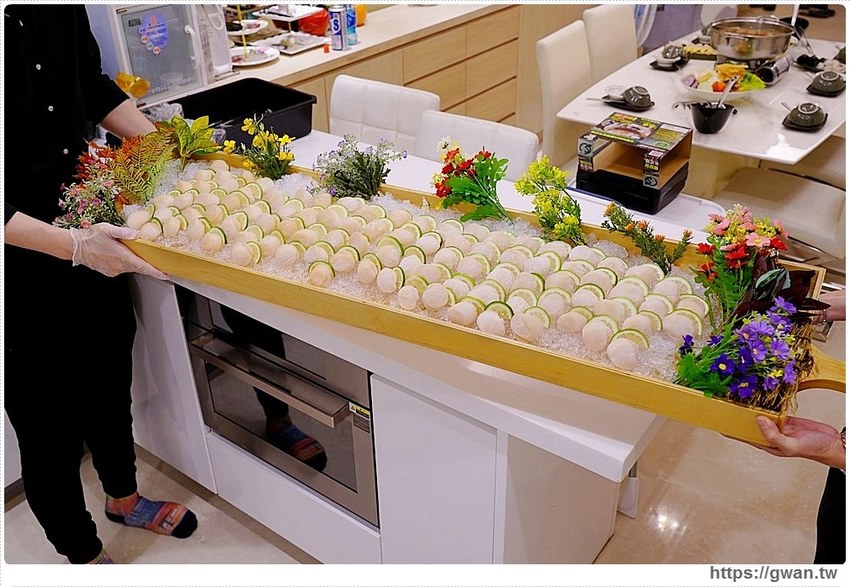 台中超狂屠龍到你家，客製化海鮮服務，一通電話在家吃屠龍大餐！