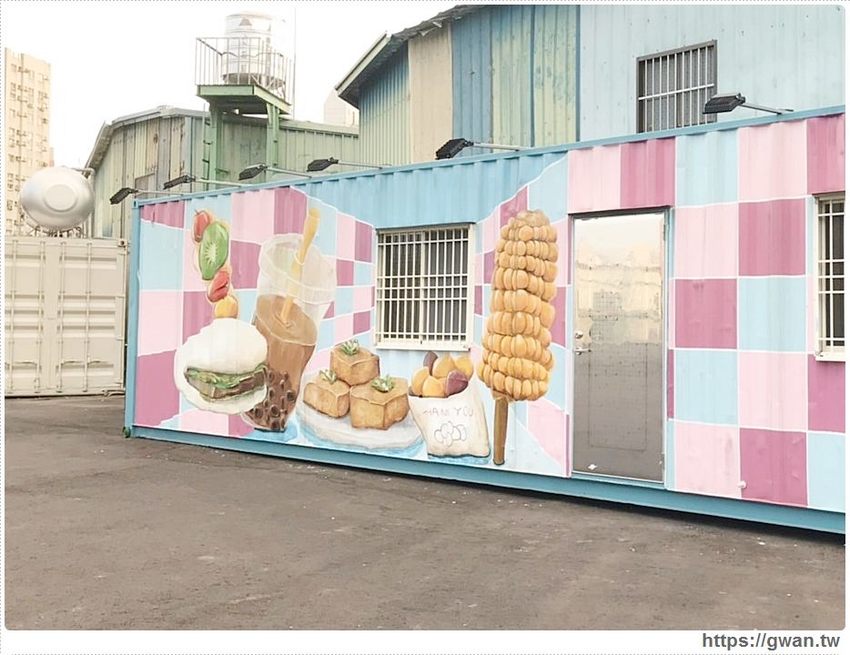 台中超狂牛奶貝火鍋來囉～重達18斤、比人還高，拳頭大牛奶貝吃到翻一人只要300多！ - 吃關關