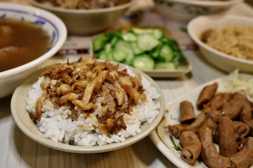 台北｜萬華美食 康定路麻油雞 當歸豬腳 近龍山寺小吃推薦！ - 奇奇一起玩樂趣