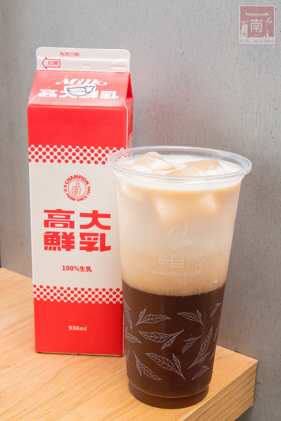 【台南東區】銅板價茶奶酥吐司麵包｜手沖無農藥茶飲｜茶湯頭鍋燒意麵｜添加高大的古早味奶茶｜德安百貨輕食鍋燒飲品｜提供內用及外送平台外送~台南淬自然 - 南人幫