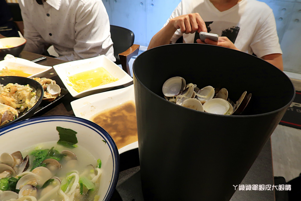 新竹城隍廟宵夜美食!蛤蜊控看過來,姓徐的客人點主食可折三十元