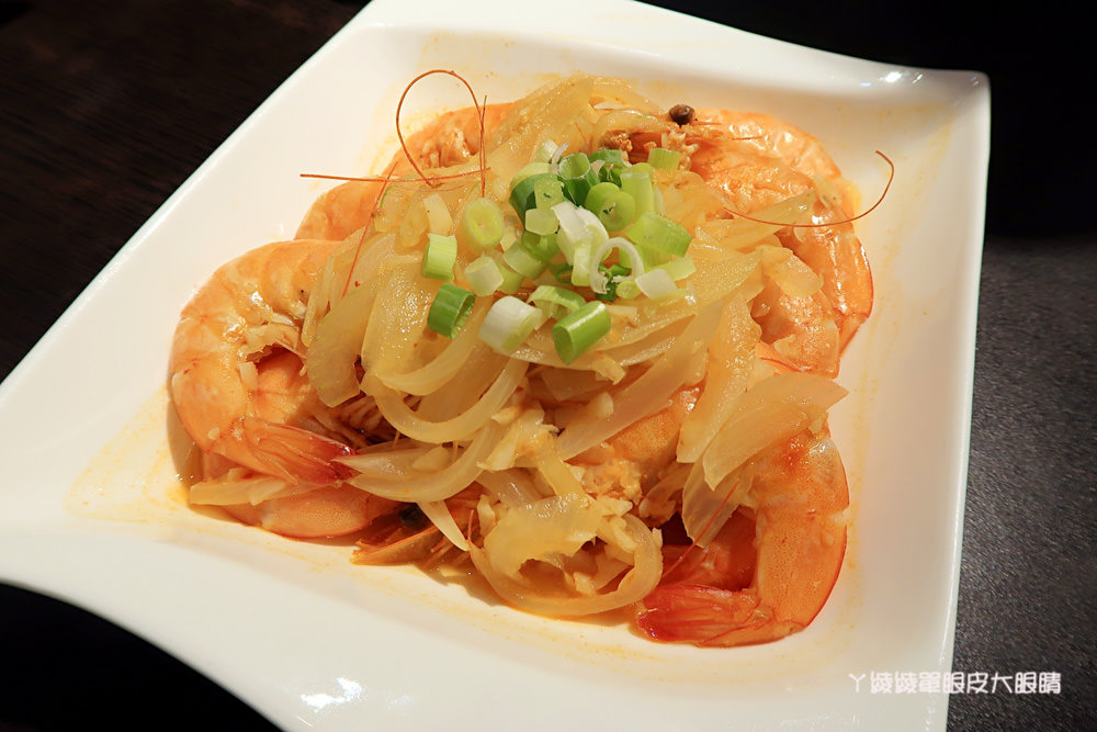 新竹城隍廟宵夜美食！蛤蜊控看過來，姓徐的客人點主食可折三十元