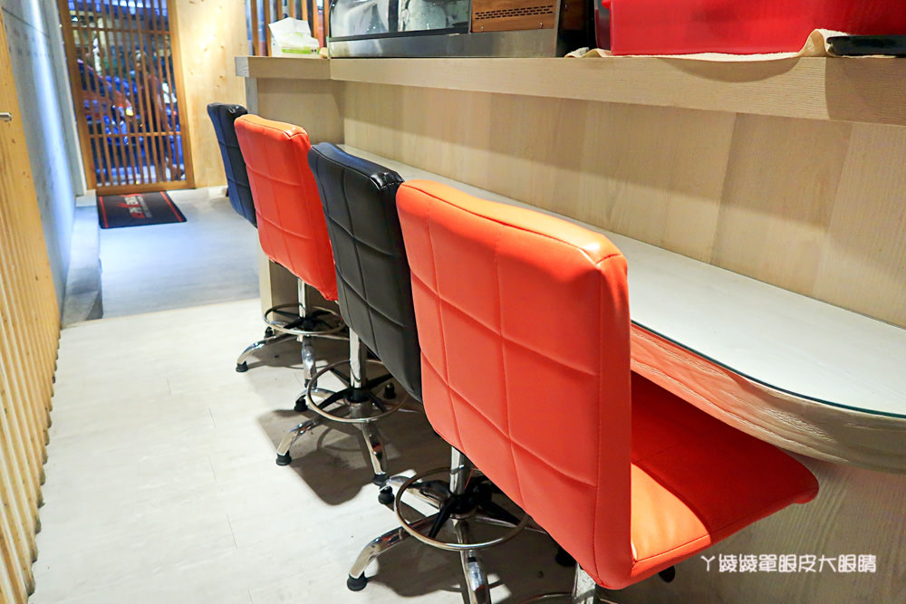 新竹城隍廟宵夜美食！蛤蜊控看過來，姓徐的客人點主食可折三十元