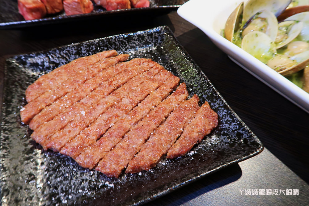 新竹城隍廟宵夜美食！蛤蜊控看過來，姓徐的客人點主食可折三十元