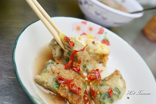 上崙早餐肉粿：【台南美食】一天只營業五小時的人氣早餐店！糙米漿蛋餅獨門吃法好新鮮：上崙早餐肉粿