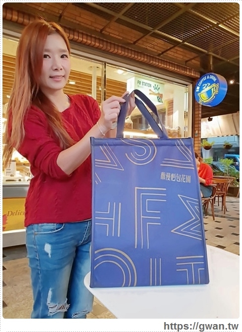 馥漫新品小蛋糕，百元有找，月底前加購飲料再半價