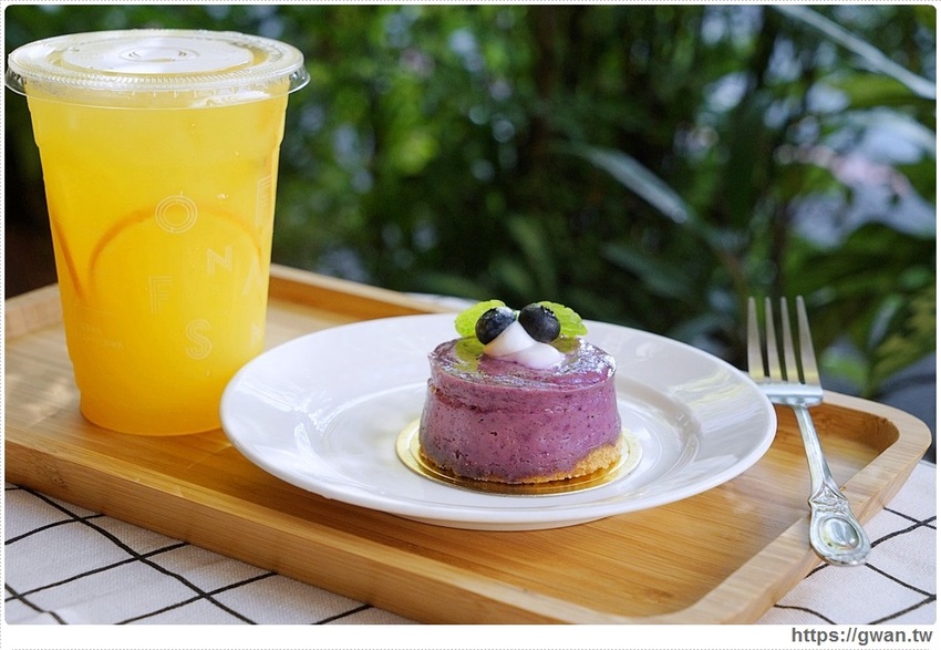 馥漫新品小蛋糕，百元有找，月底前加購飲料再半價