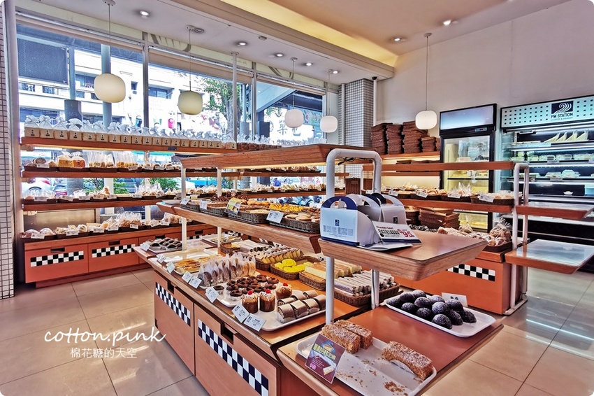 2020台中母親節蛋糕推這家！濃濃芋頭蛋糕加紅豆～無敵好吃媽媽最愛！馥漫麵包限時預定中