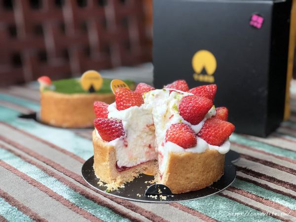 午夜甜點:台中美食│午夜甜點〃隱藏版甜點店,當日現做,沒有實體店面,取貨時間只有晚上哦~