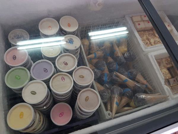 [台南]安平 古早味枝仔冰｜呷冰拉｜芳苑冰棒的分店｜安平蝦冰好奇妙的口感～詠純冰品