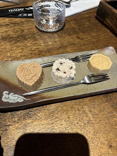 《桃園❤️鶯歌》鶯歌老街上生意超好的簡餐店Tea Day喝茶