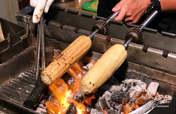 千益商號石頭玉米:【台南美食】夜間限定焗烤烤玉米!只販售四小時的絕妙滋味:千益商號石頭玉米