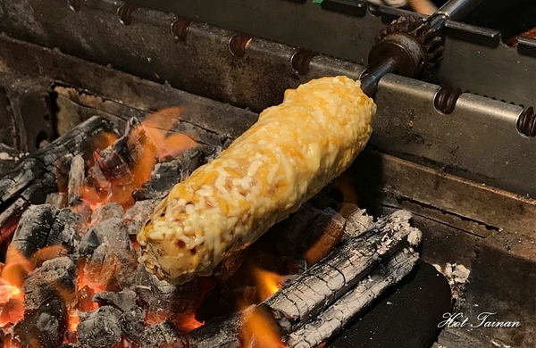 千益商號石頭玉米:【台南美食】夜間限定焗烤烤玉米!只販售四小時的絕妙滋味:千益商號石頭玉米