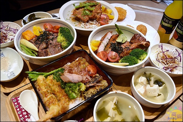 秋刀鬪肥牛(台灣大道店):台中高CP值熟食丼飯 附餐無限吃到飽免服務費只要200多CP值超高 秋刀鬪肥牛(台灣大道店):台中高CP值熟食丼飯 附餐無限吃到飽免服務費只要200多CP值超高