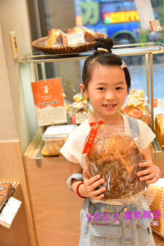 DSC_1979_meitu_46.jpg DSC_1979_meitu_46.jpg