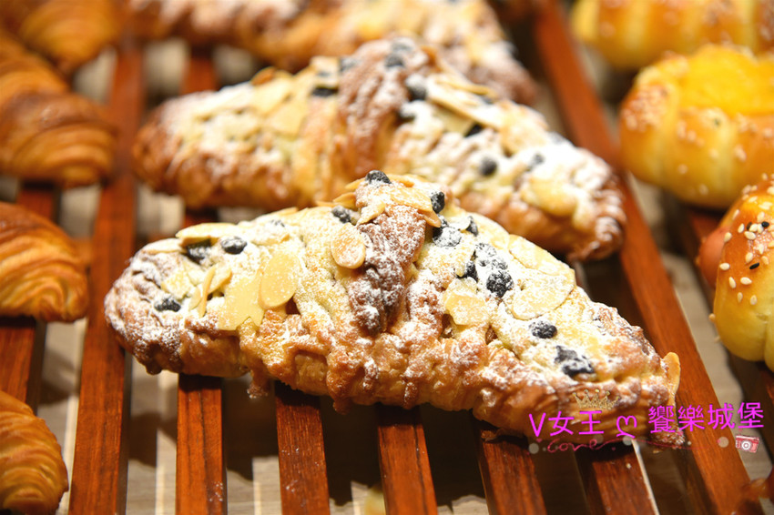 DSC_1988_meitu_54.jpg DSC_1988_meitu_54.jpg