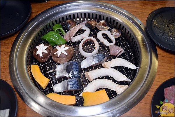 香香燒肉工坊:豐原吃到飽~香香燒肉工坊 日式禪風燒肉服務好不怕客人吃相當優質