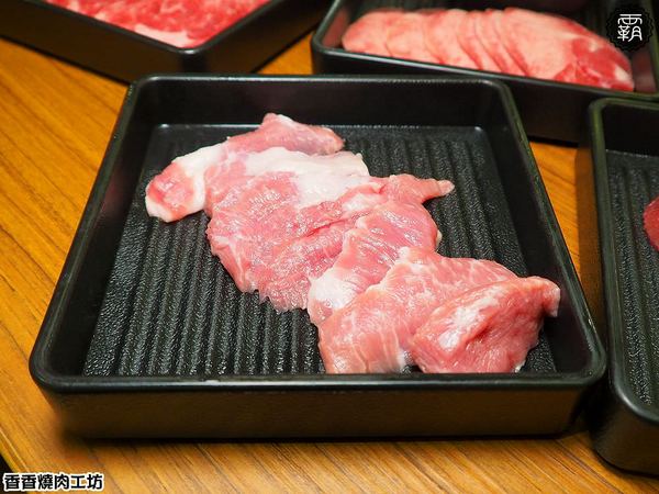 香香燒肉工坊： 香香燒肉工坊，豐原燒肉吃到飽，桌面很大可以擺很多肉跟食材~