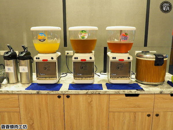 香香燒肉工坊： 香香燒肉工坊，豐原燒肉吃到飽，桌面很大可以擺很多肉跟食材~