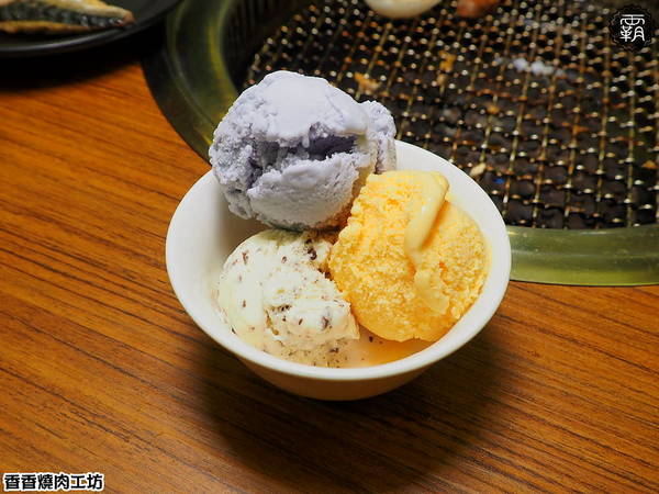 香香燒肉工坊： 香香燒肉工坊，豐原燒肉吃到飽，桌面很大可以擺很多肉跟食材~