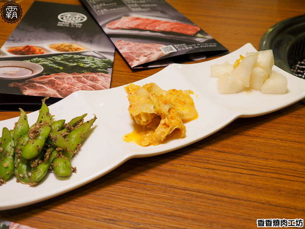 香香燒肉工坊： 香香燒肉工坊，豐原燒肉吃到飽，桌面很大可以擺很多肉跟食材~