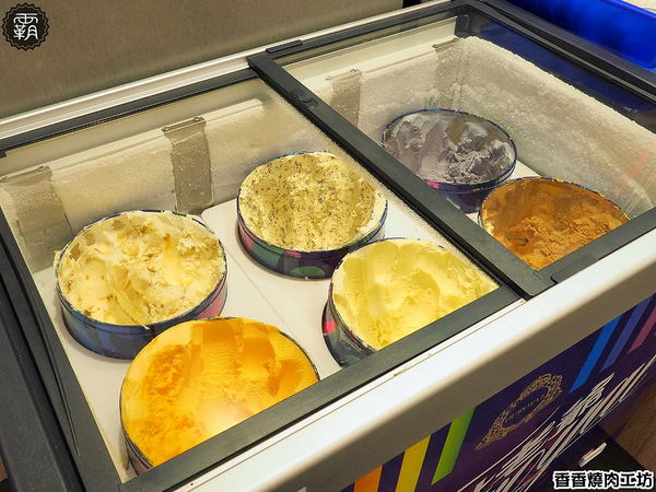 香香燒肉工坊： 香香燒肉工坊，豐原燒肉吃到飽，桌面很大可以擺很多肉跟食材~