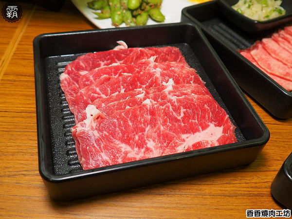 香香燒肉工坊： 香香燒肉工坊，豐原燒肉吃到飽，桌面很大可以擺很多肉跟食材~