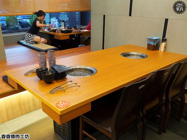 香香燒肉工坊： 香香燒肉工坊，豐原燒肉吃到飽，桌面很大可以擺很多肉跟食材~