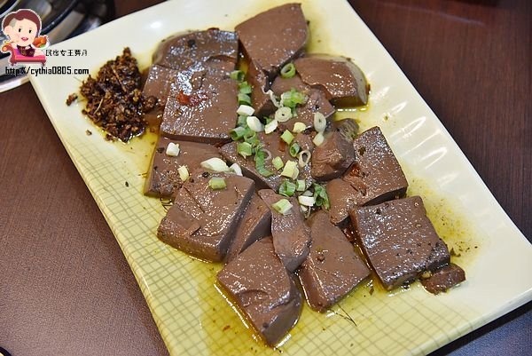 桃園夜市美食-大匠作健康湯鍋-安徽麻辣火鍋好新奇，湯頭實在好喝極了!! (邀約) @民宿女王芽月-美食.旅遊.全台趴趴走