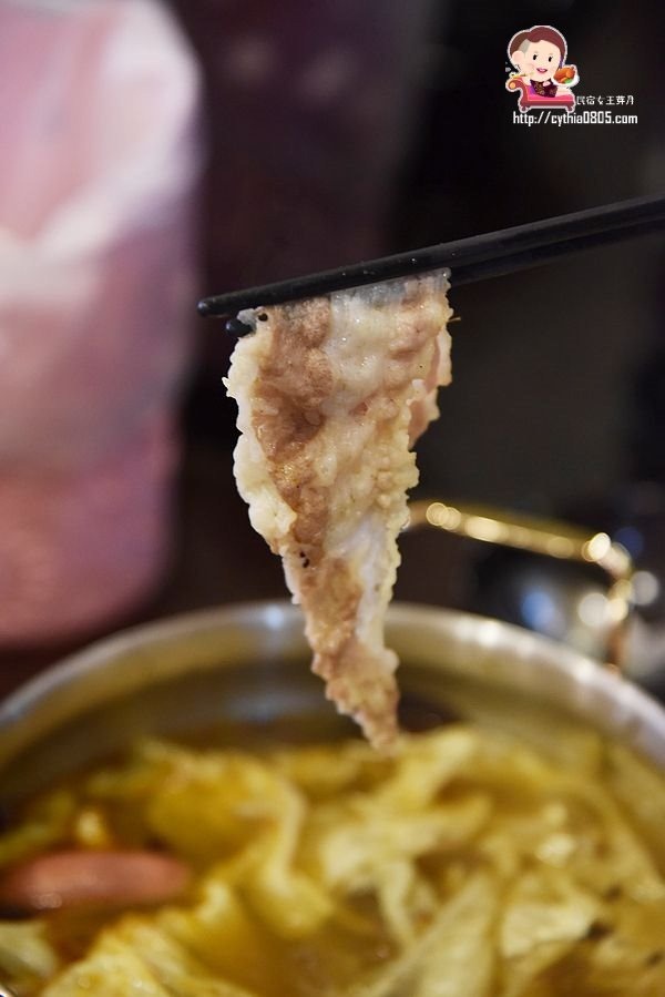 桃園夜市美食-大匠作健康湯鍋-安徽麻辣火鍋好新奇，湯頭實在好喝極了!! (邀約) @民宿女王芽月-美食.旅遊.全台趴趴走
