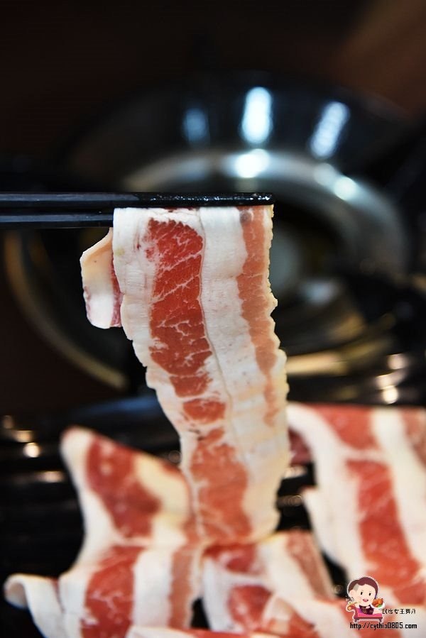 桃園夜市美食-大匠作健康湯鍋-安徽麻辣火鍋好新奇，湯頭實在好喝極了!! (邀約) @民宿女王芽月-美食.旅遊.全台趴趴走